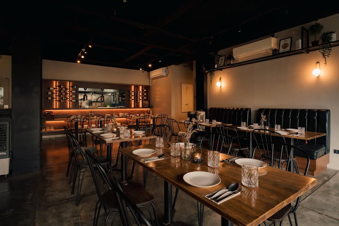 Mijo Comfort Food dining area